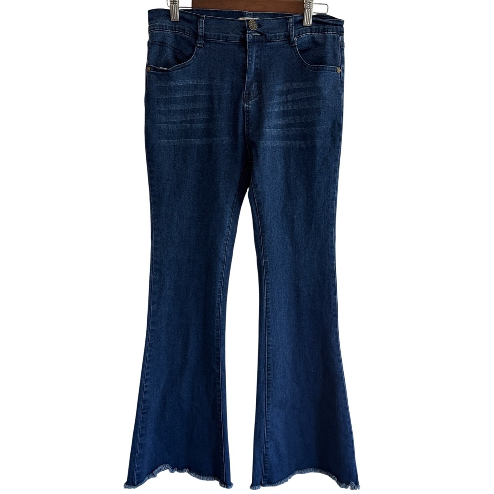 Southern Stich women's Flared Jeans Distressed hem Size Large 30x31